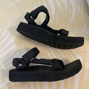 Teva Midform sandals